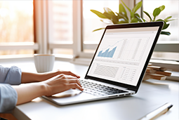 万象城AWC(中国)国际发布2024人才市场报告，新智人才看重稳定性和赛道前景